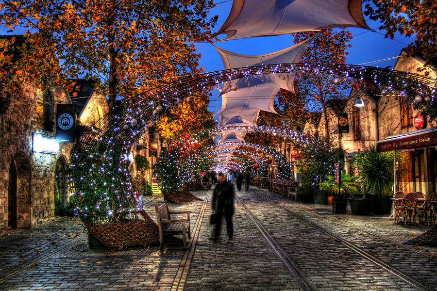 The best holiday lights in Paris this year
