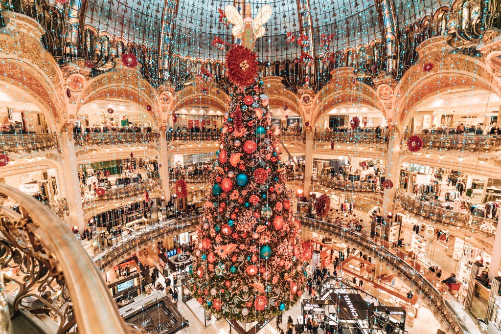 The best Christmas trees in Paris this year: 