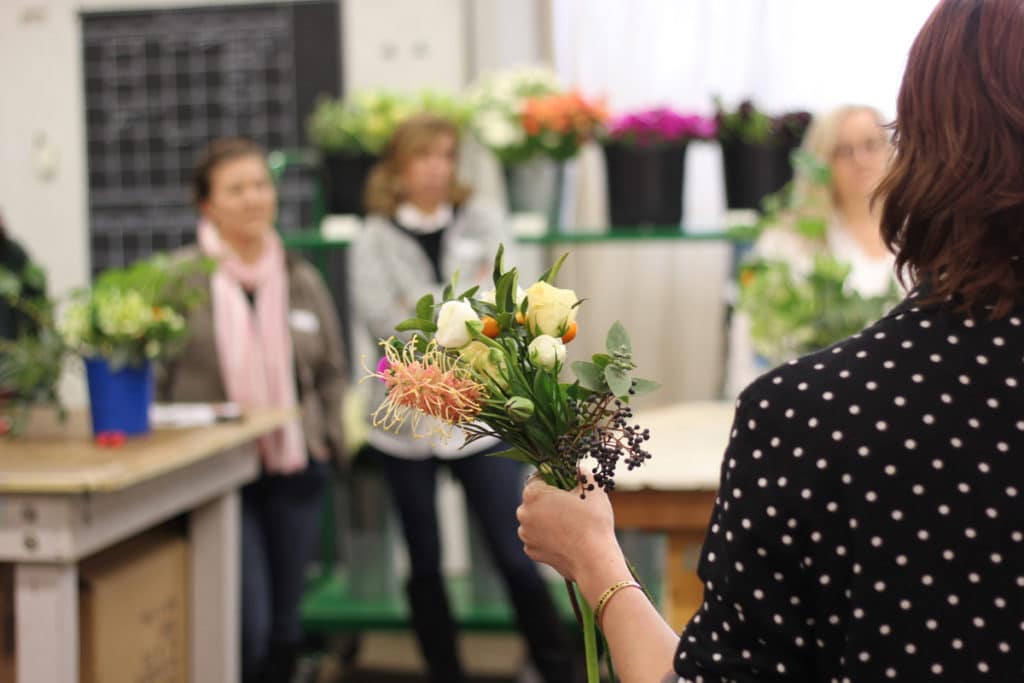 Among the best online classes in flower arranging